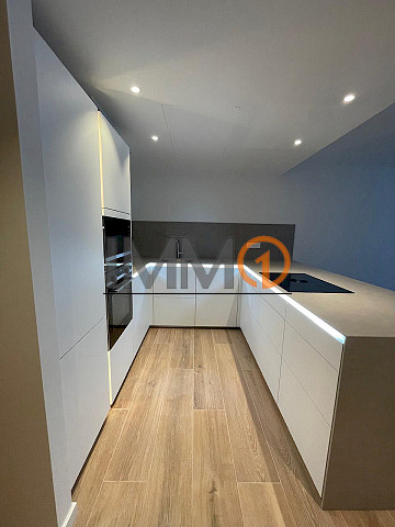  Es lloga fantàstic pis nou en ple centre d'Esca