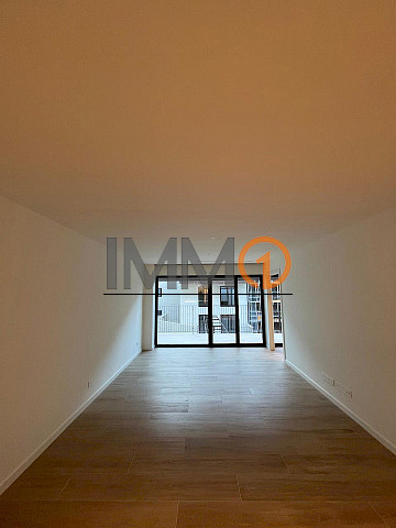  Es lloga fantàstic pis nou en ple centre d'Esca