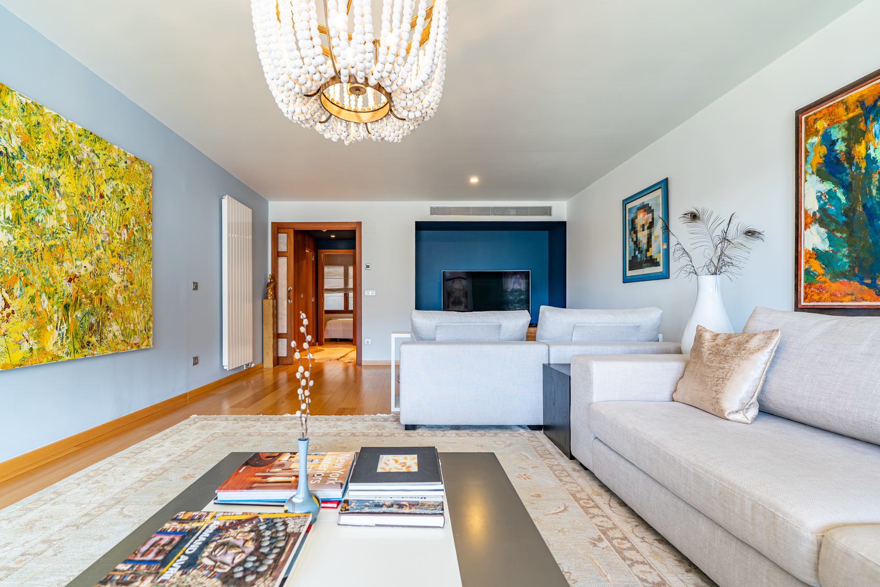 Aquest exclusiu i luxós pis, situat a la prestigi