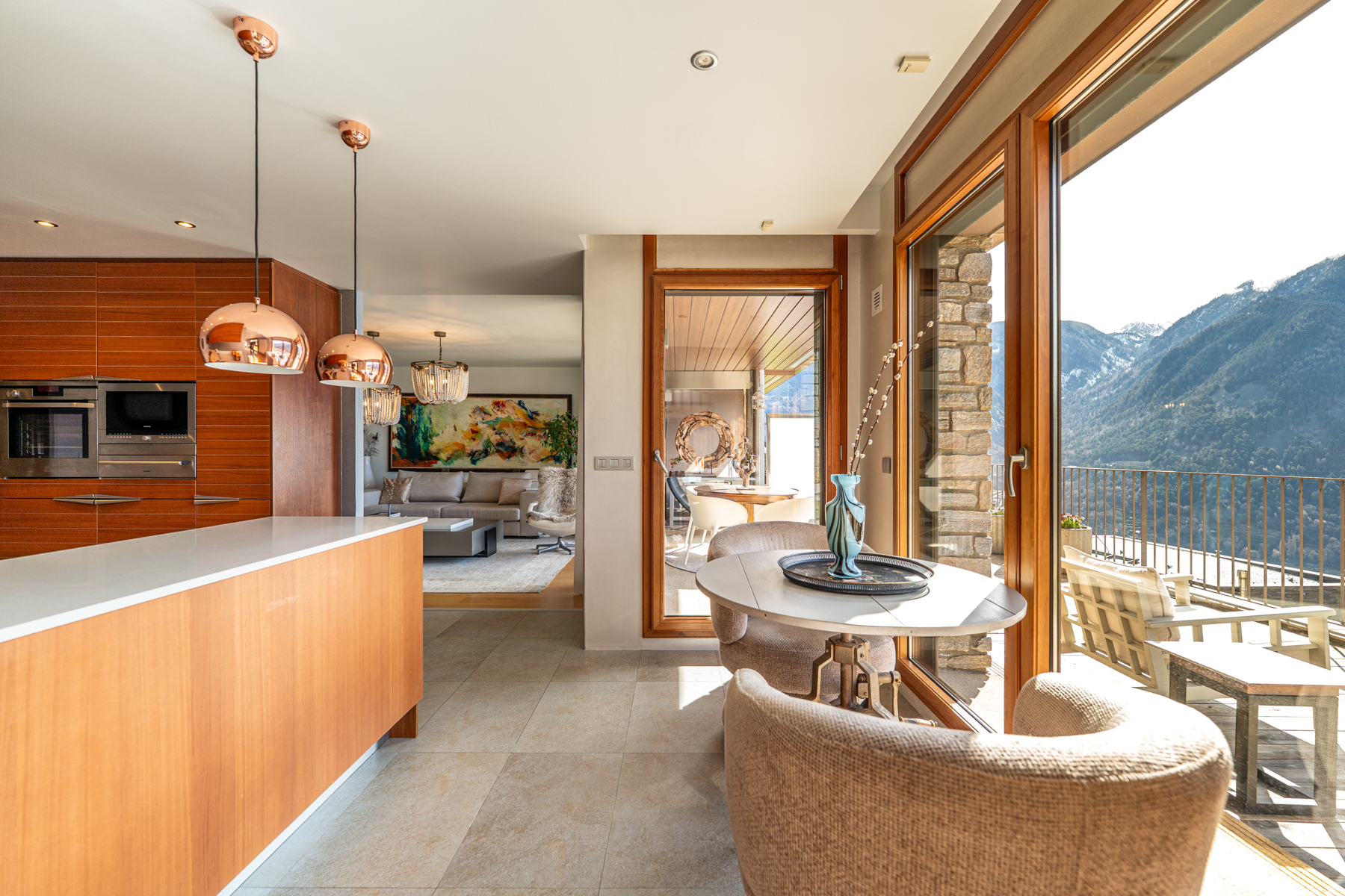 Aquest exclusiu i luxós pis, situat a la prestigi