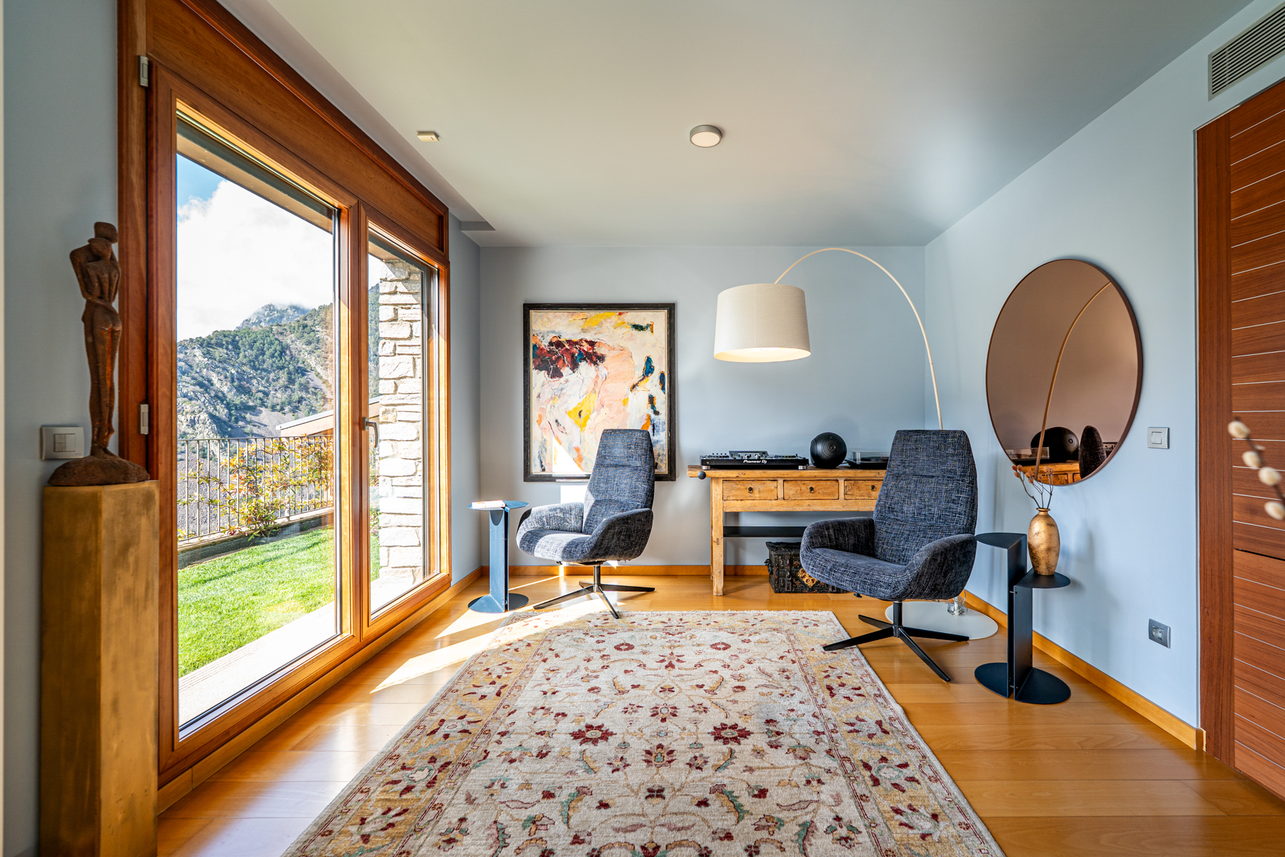 Aquest exclusiu i luxós pis, situat a la prestigi