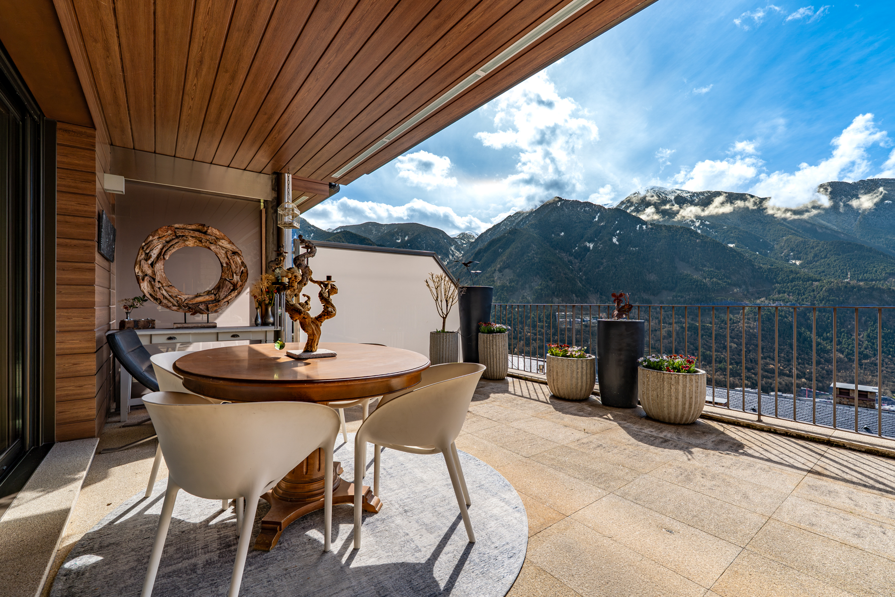 Aquest exclusiu i luxós pis, situat a la prestigi