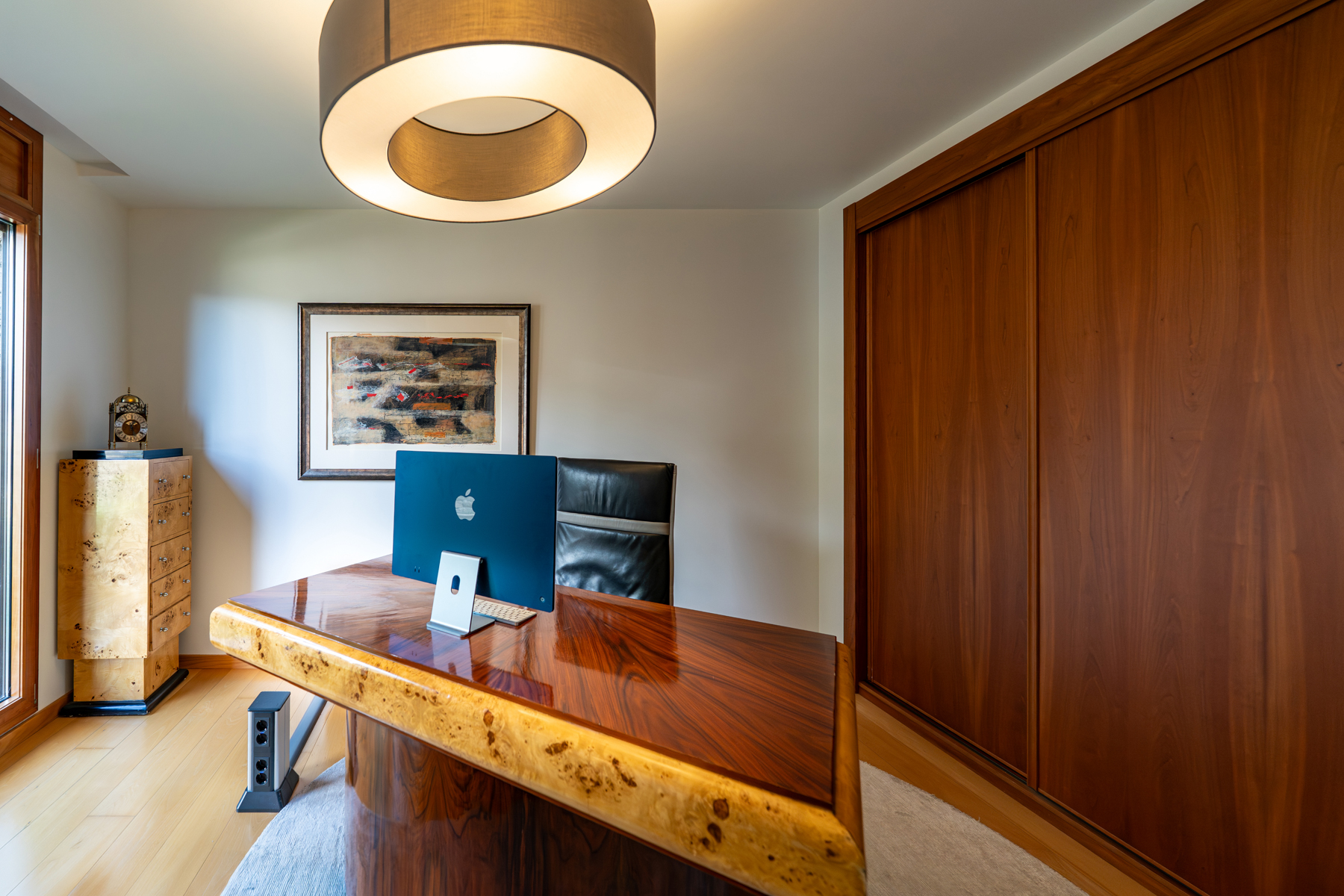 Aquest exclusiu i luxós pis, situat a la prestigi