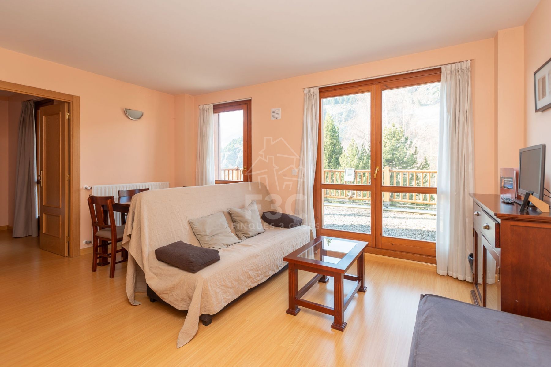 A la pleta de Soldeu, al costat de l'accés de Gr