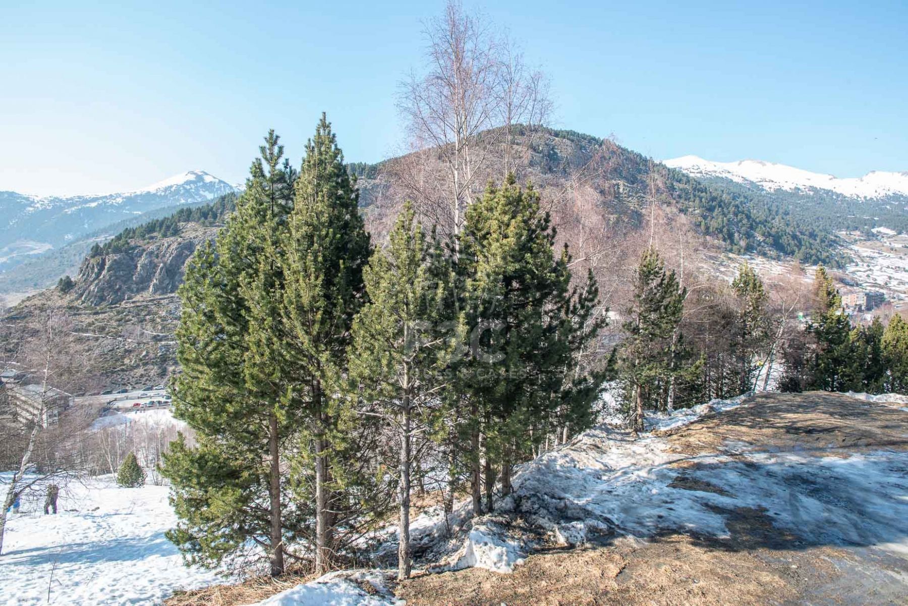 A la pleta de Soldeu, al costat de l'accés de Gr