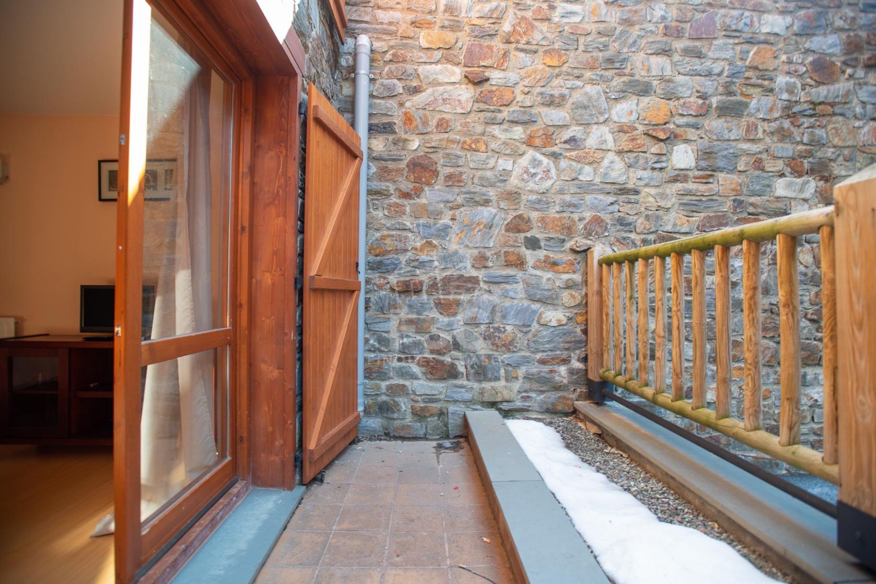 A la pleta de Soldeu, al costat de l'accés de Gr