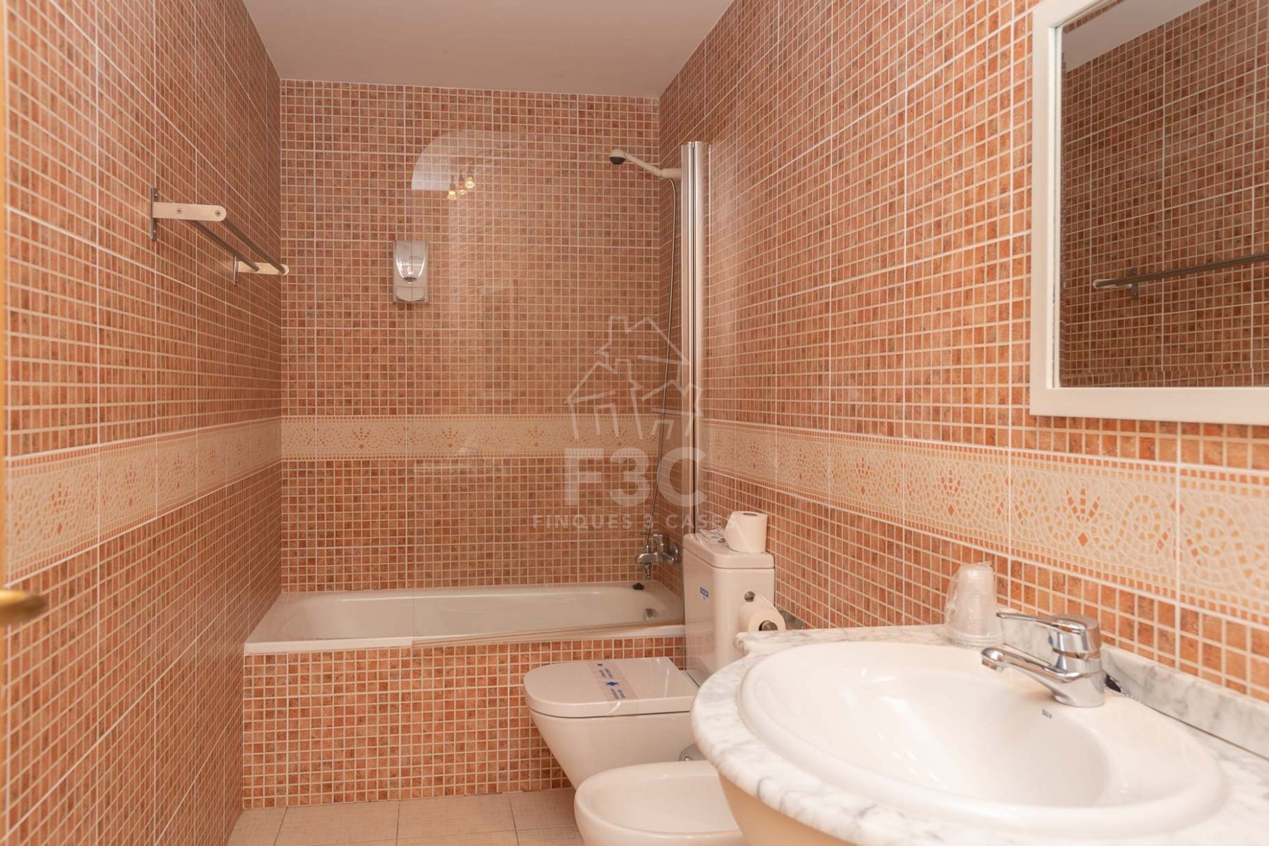 A la pleta de Soldeu, al costat de l'accés de Gr