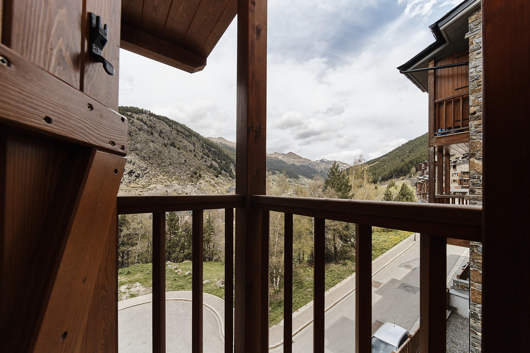 A la pleta de Soldeu, al costat de l'accés de Gr