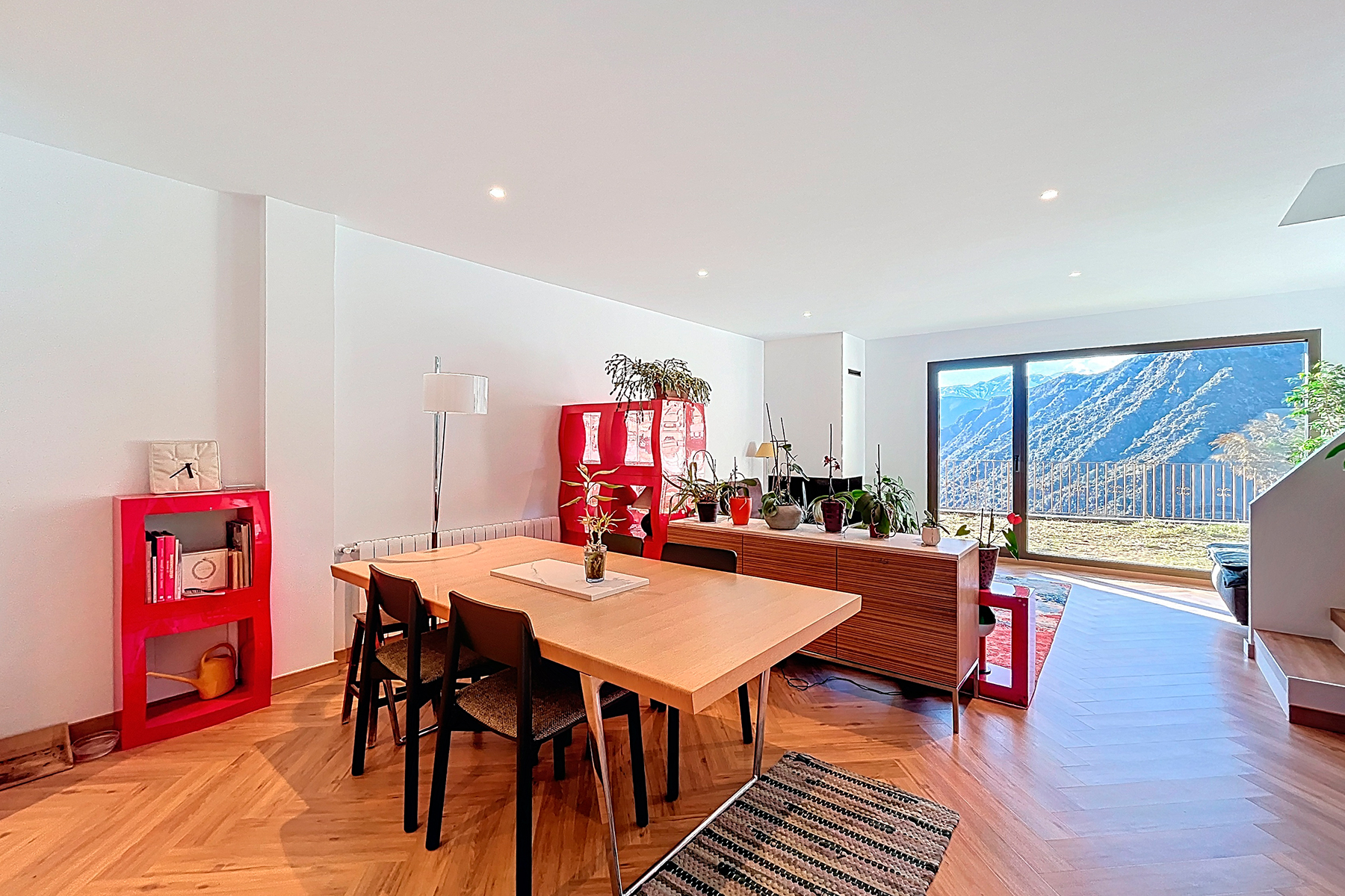 Descobreixi aquesta encantadora casa adossada a En