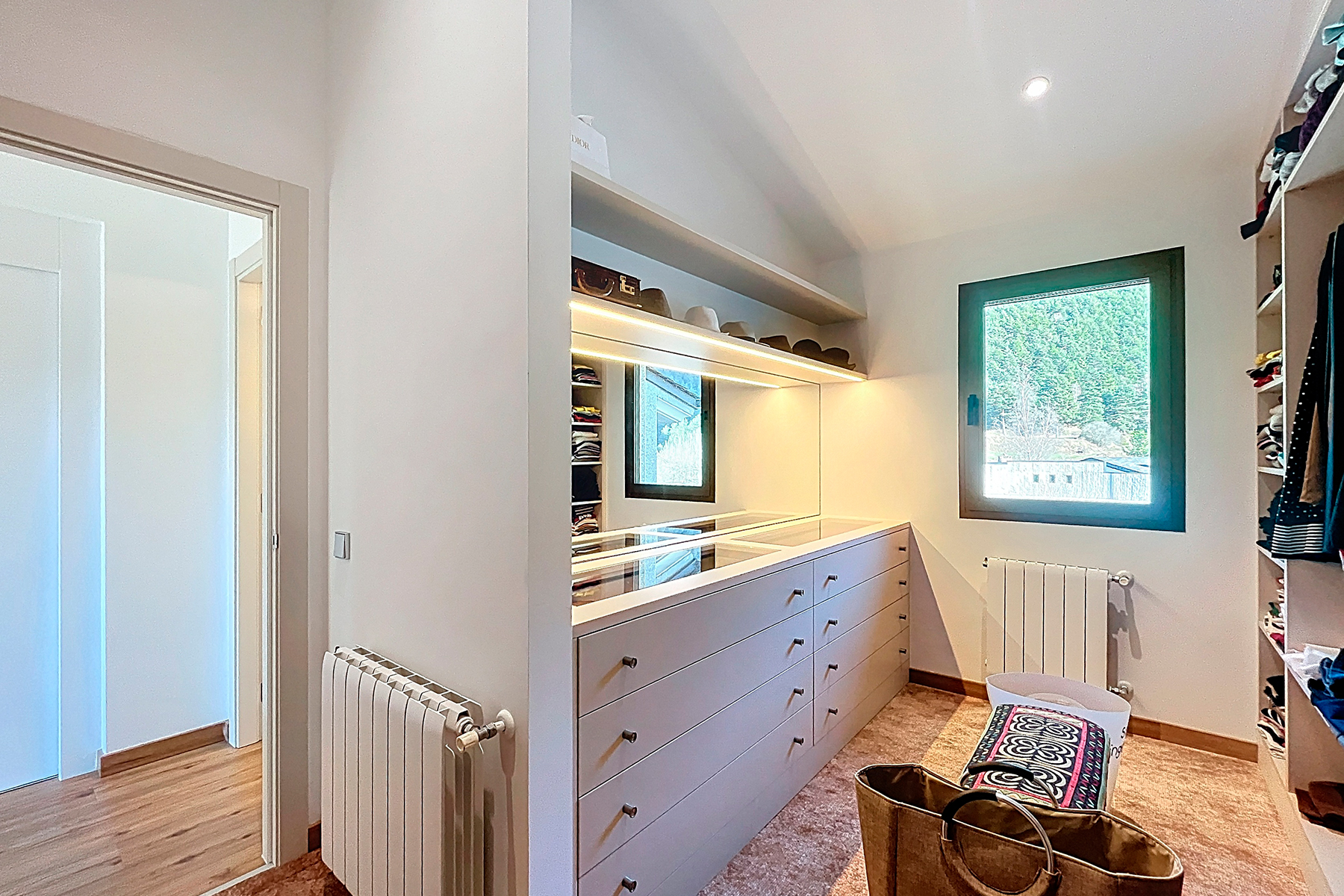 Descobreixi aquesta encantadora casa adossada a En