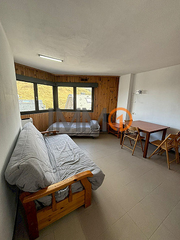  Es lloga estudi al Pas de la Casa d’uns 30 m² 