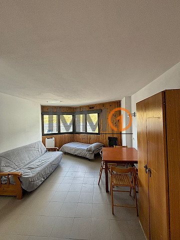  Es lloga estudi al Pas de la Casa d’uns 30 m² 