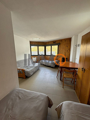  Es lloga estudi al Pas de la Casa d’uns 30 m² 