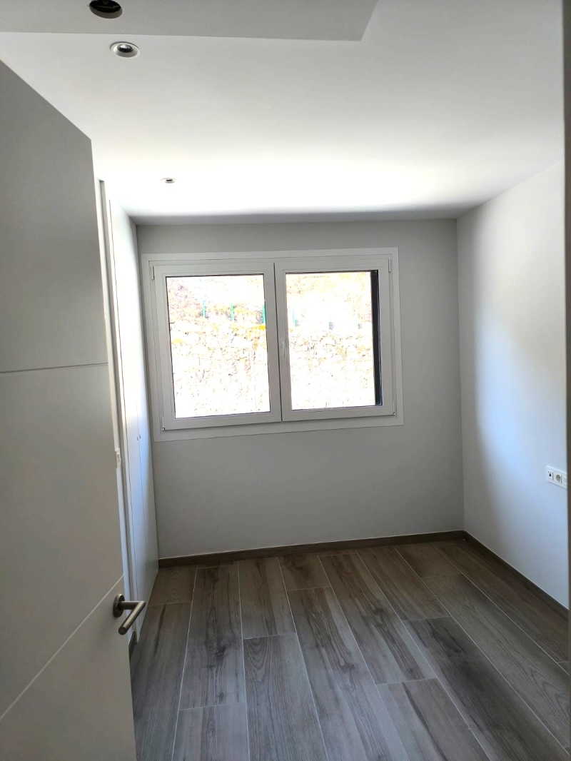 Lloguer nou a estrenar  amb vistes espectaculars !!