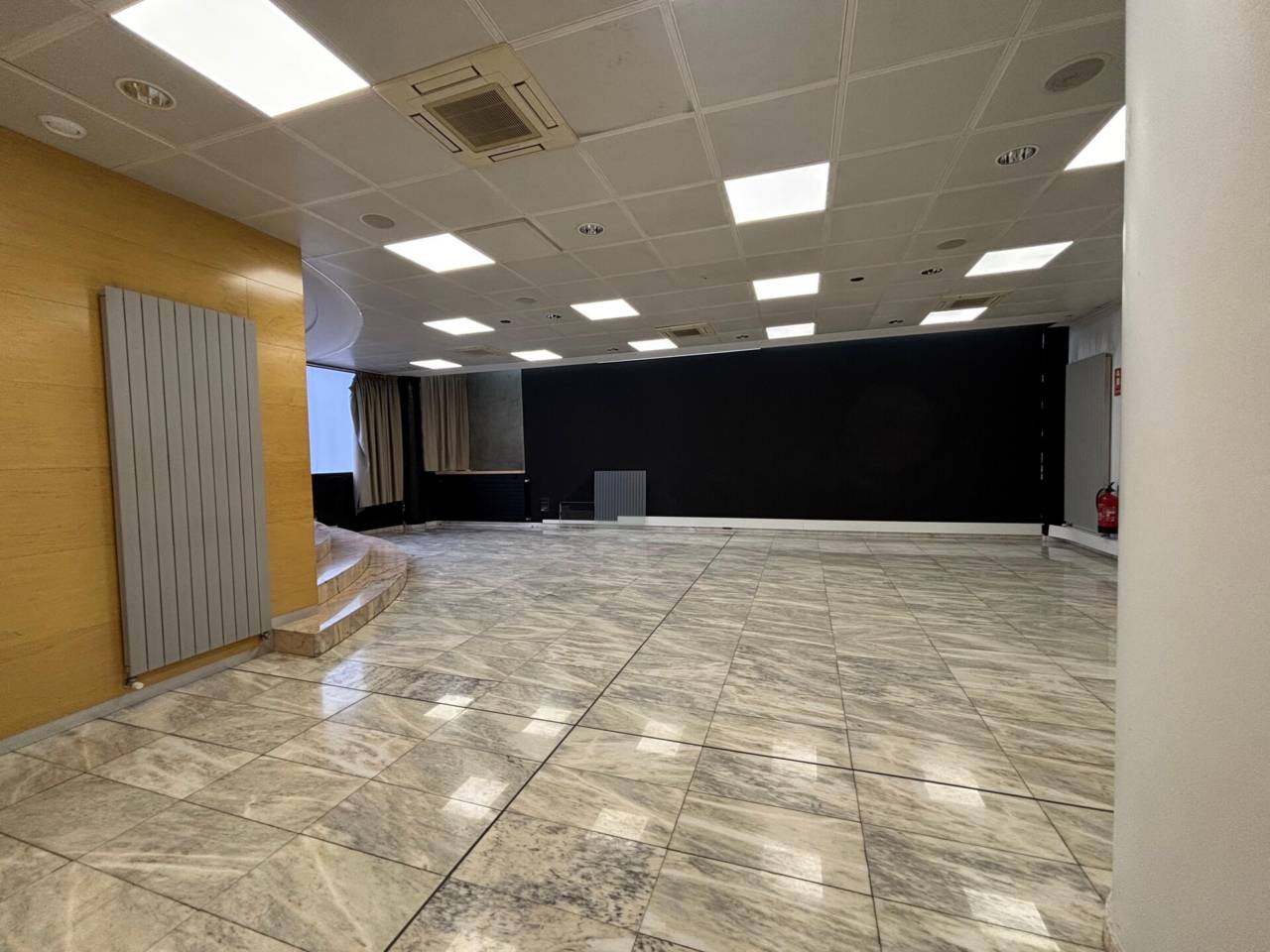 GRAN LOCAL EN LLOGUER 