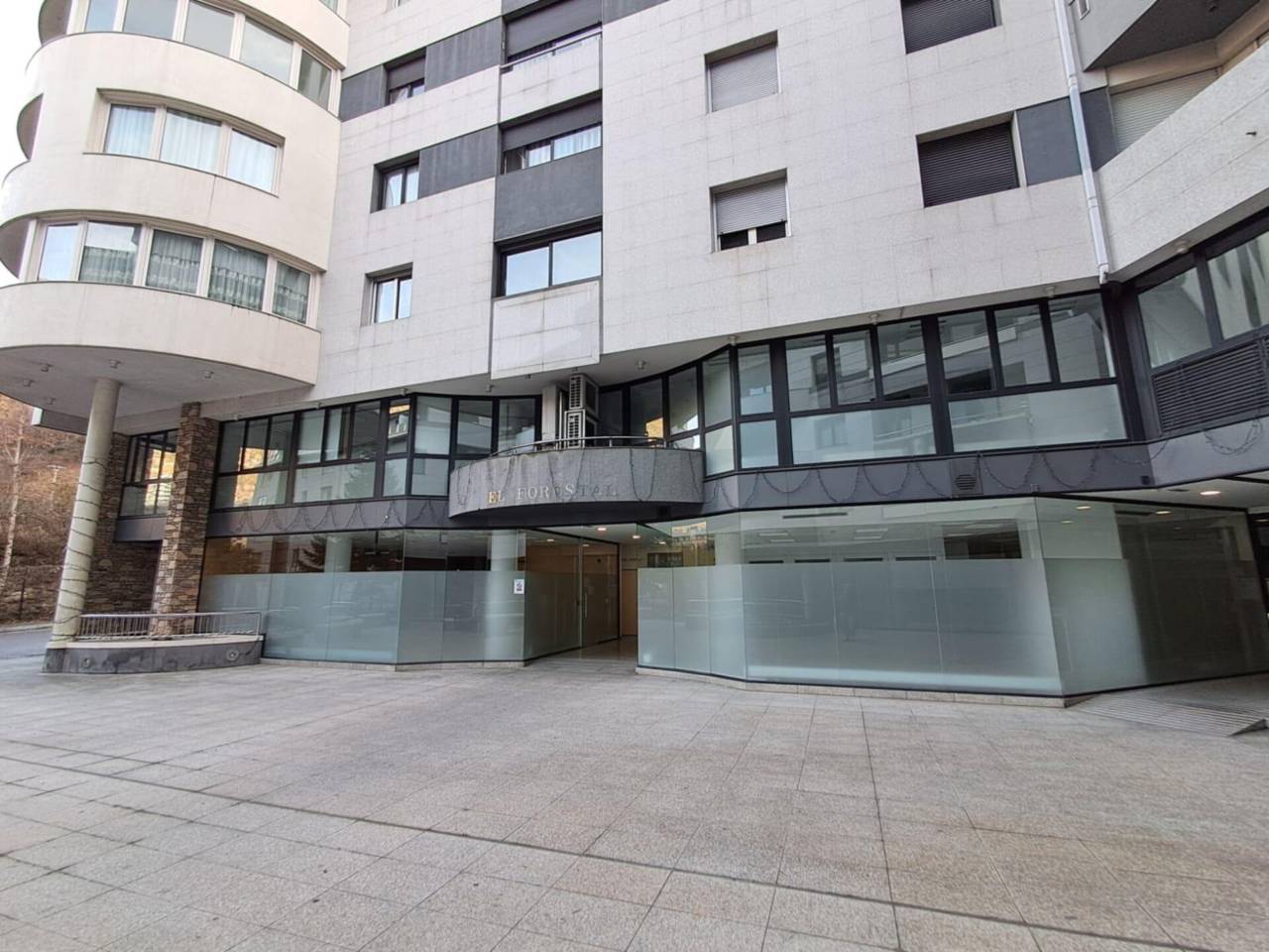 GRAN LOCAL EN LLOGUER 