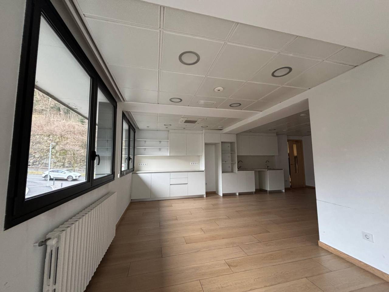 GRAN LOCAL EN LLOGUER 