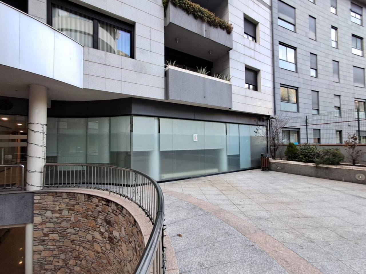 GRAN LOCAL EN LLOGUER 