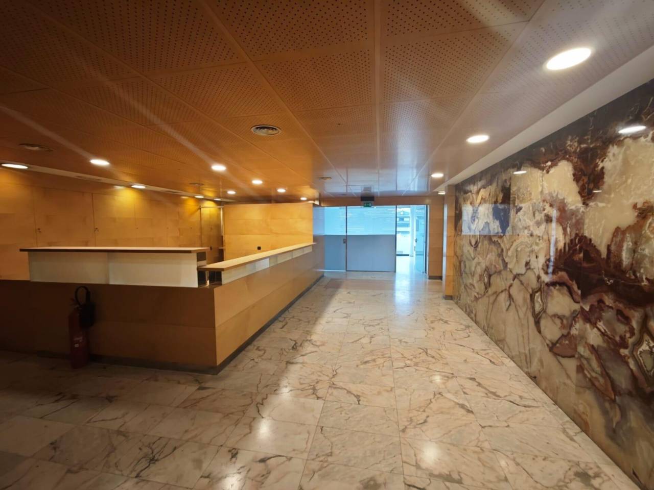 GRAN LOCAL EN LLOGUER 