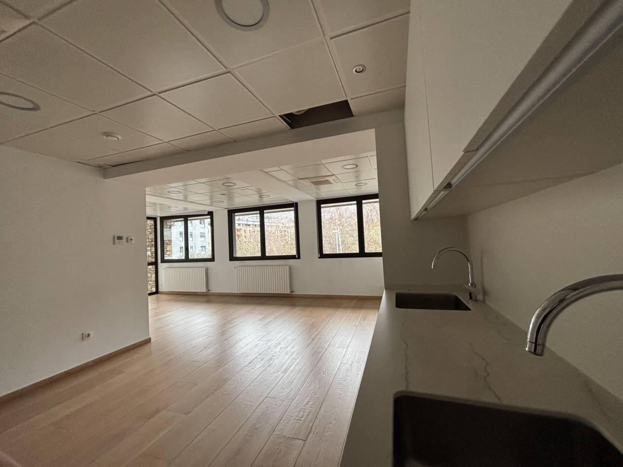 GRAN LOCAL EN LLOGUER 