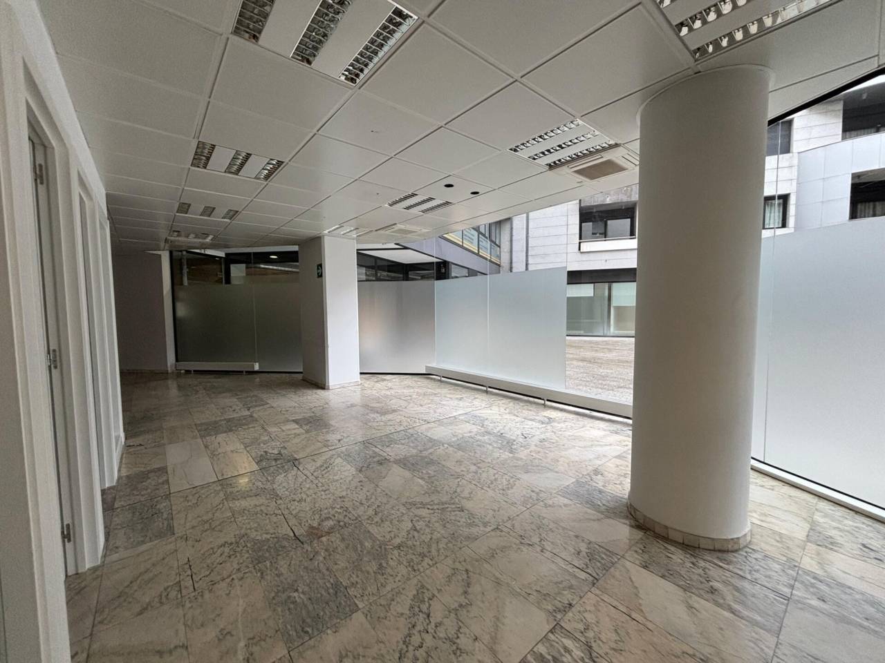 GRAN LOCAL EN LLOGUER 