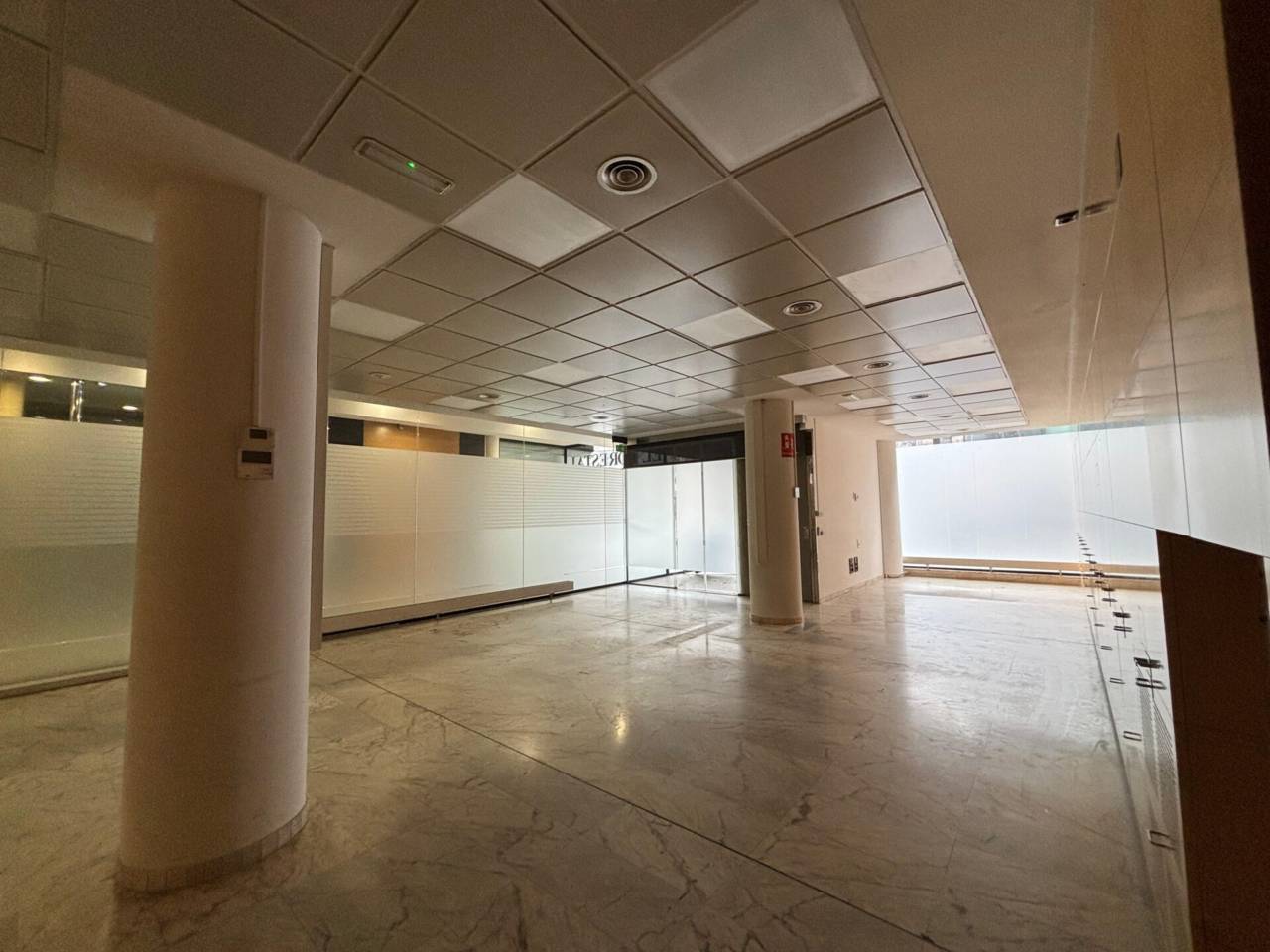 GRAN LOCAL EN LLOGUER 