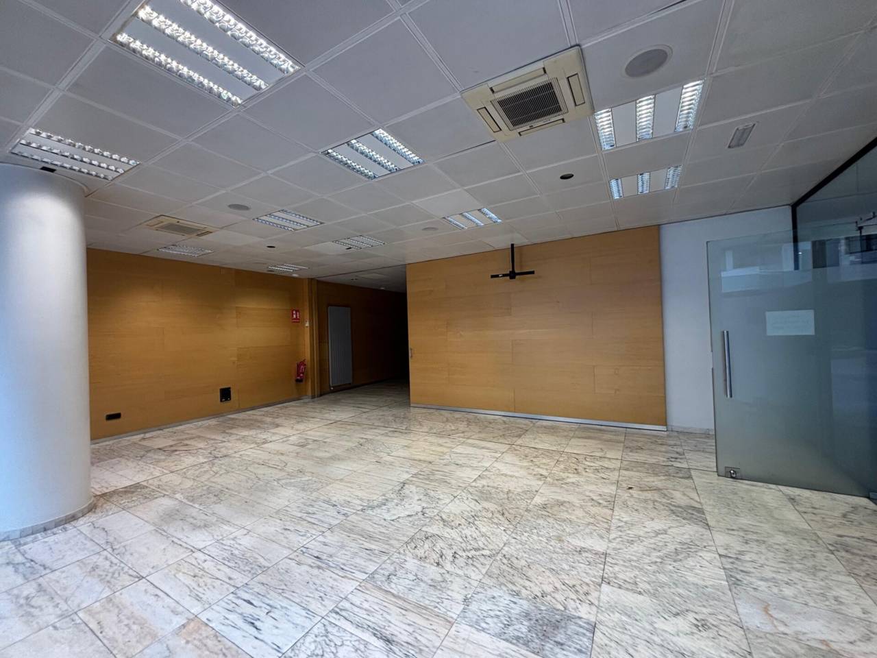 GRAN LOCAL EN LLOGUER 