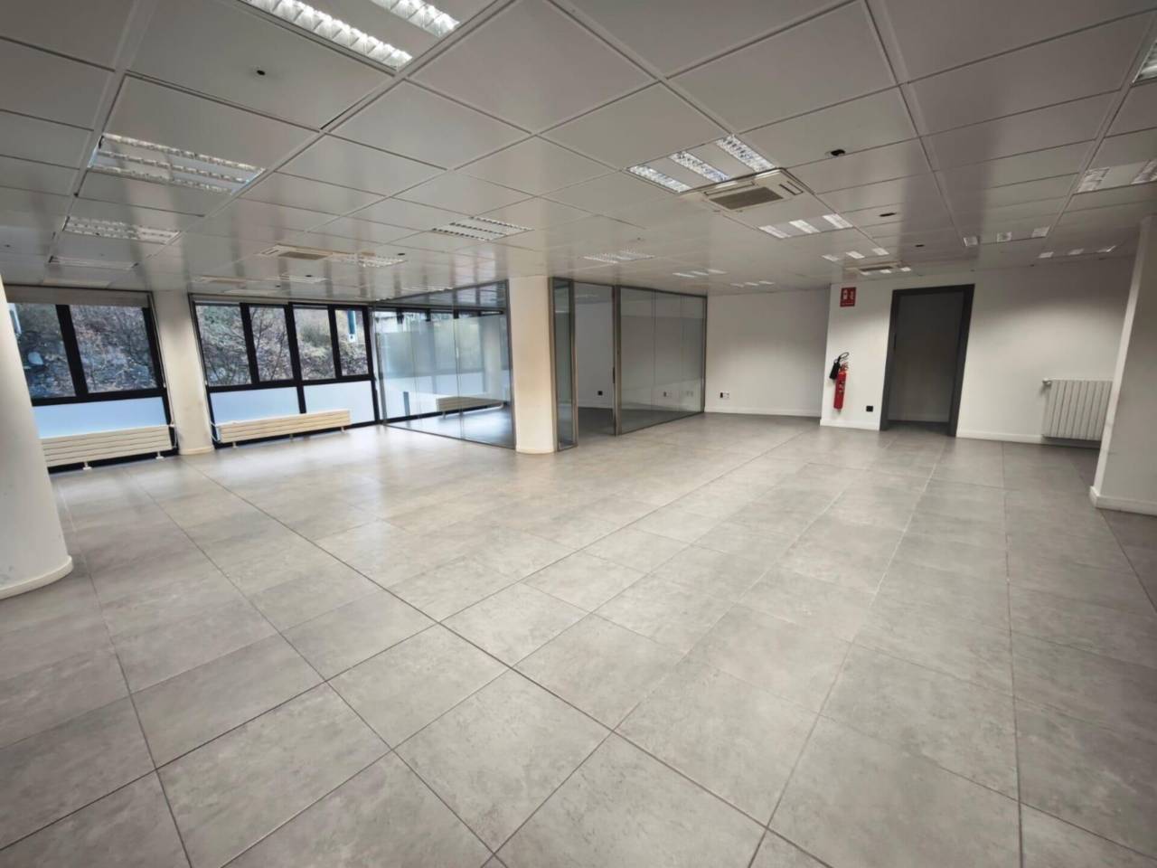 GRAN LOCAL EN LLOGUER 