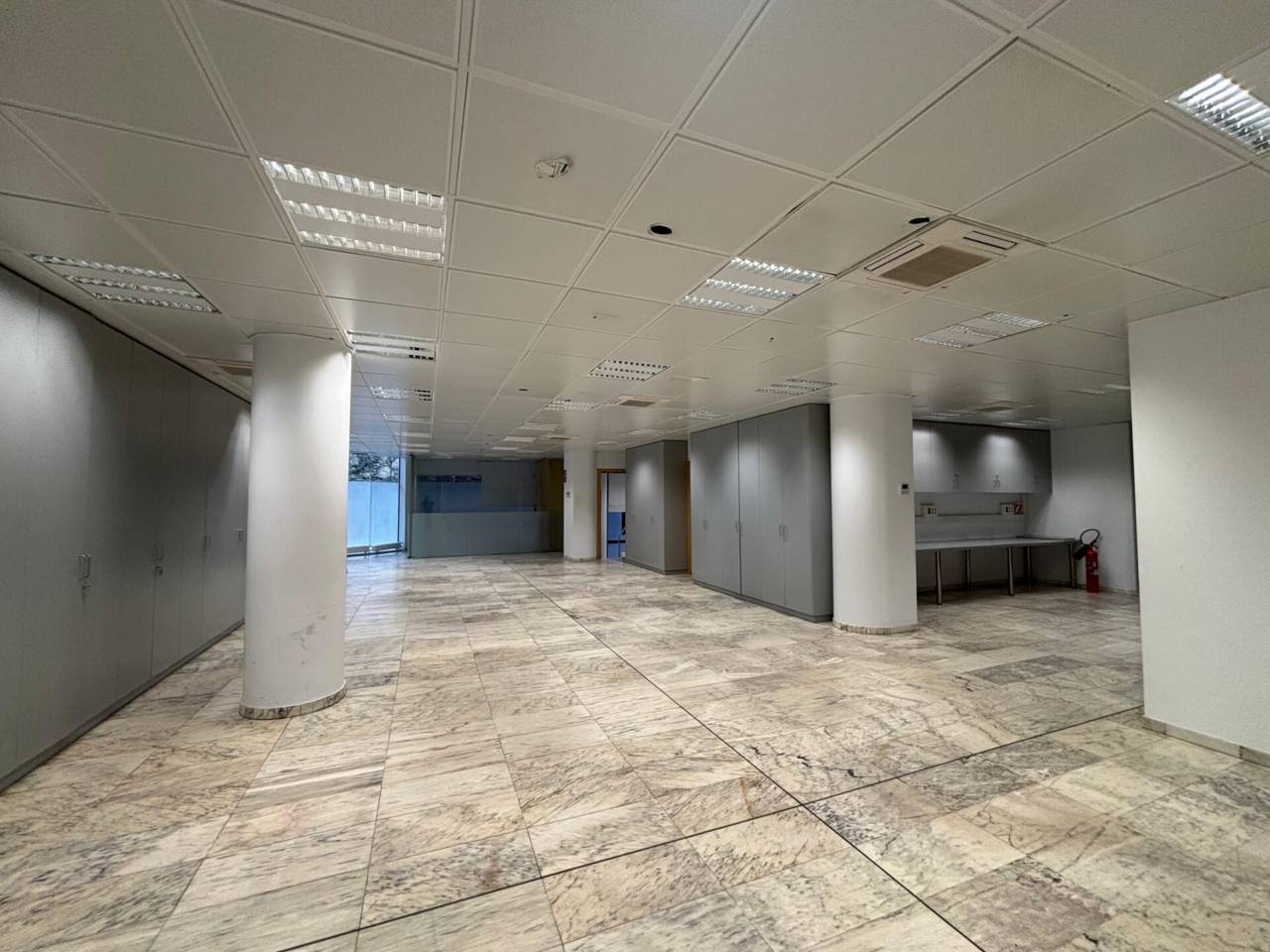 GRAN LOCAL EN LLOGUER 