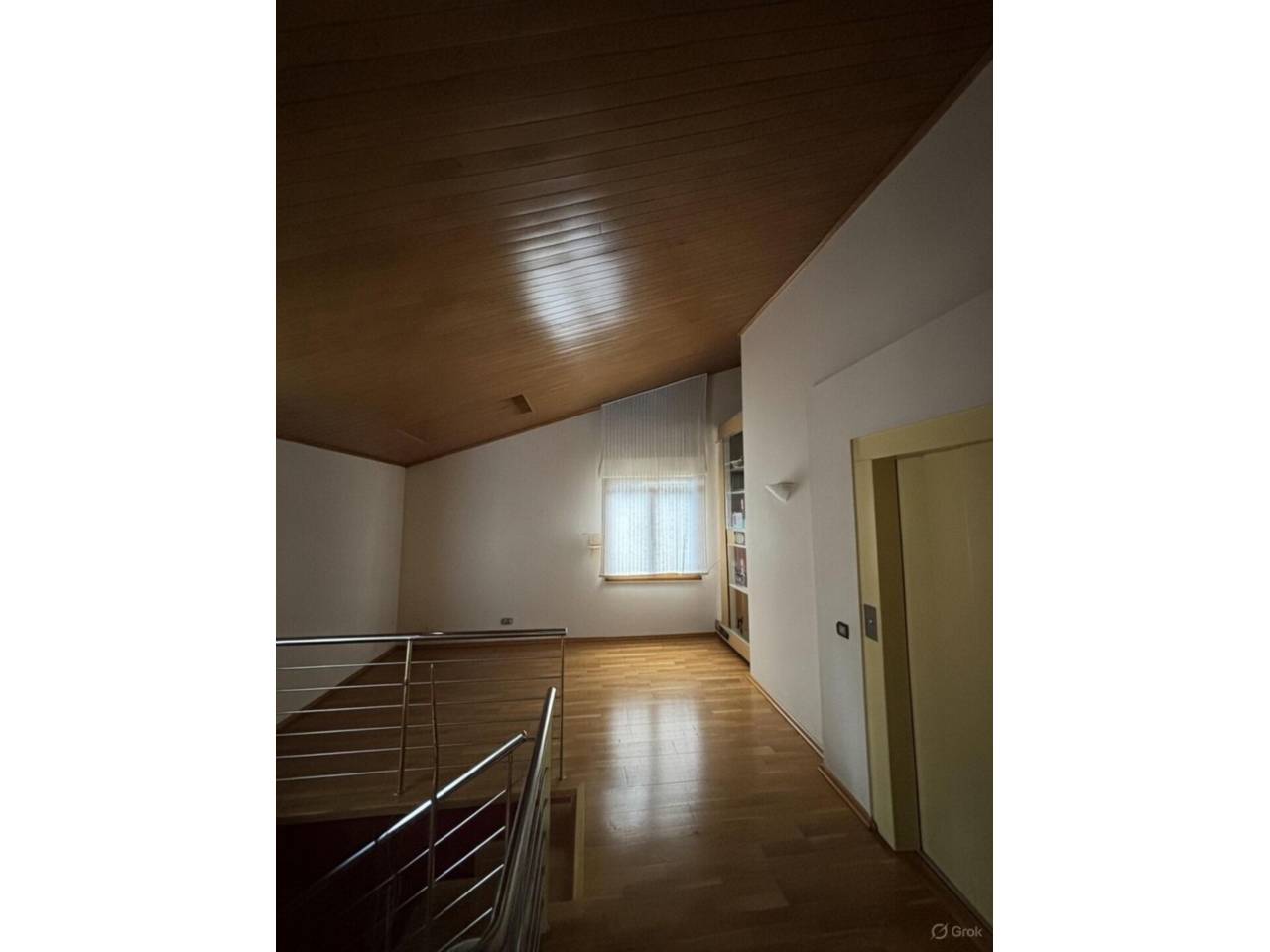 Casa adossada en entorn exclusiu i privilegiat, a un minut del centre