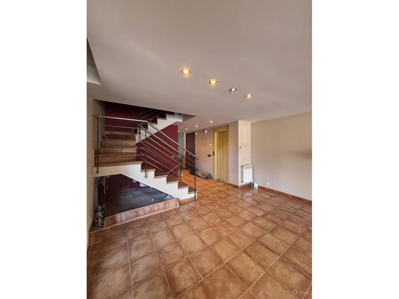 Casa adossada en entorn exclusiu i privilegiat, a un minut del centre