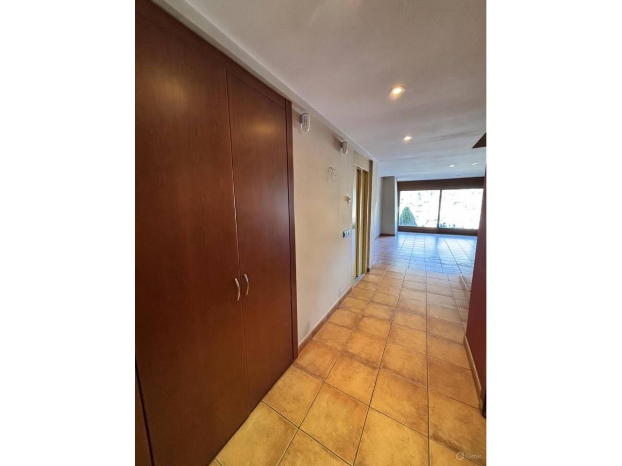 Casa adossada en entorn exclusiu i privilegiat, a un minut del centre