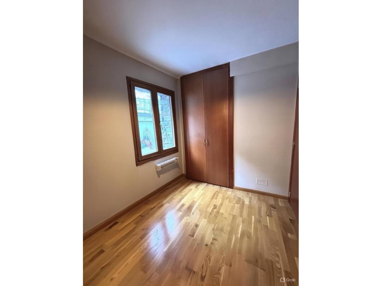 Casa adossada en entorn exclusiu i privilegiat, a un minut del centre