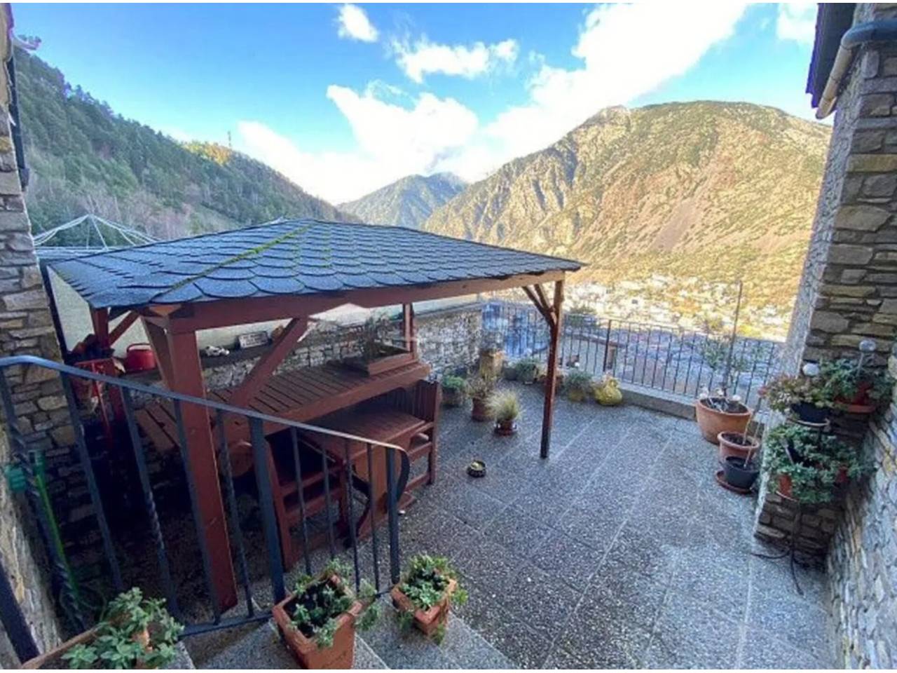 Casa en venda a Escaldes-Engordany – Casa unifamiliar amb vistes i garatge