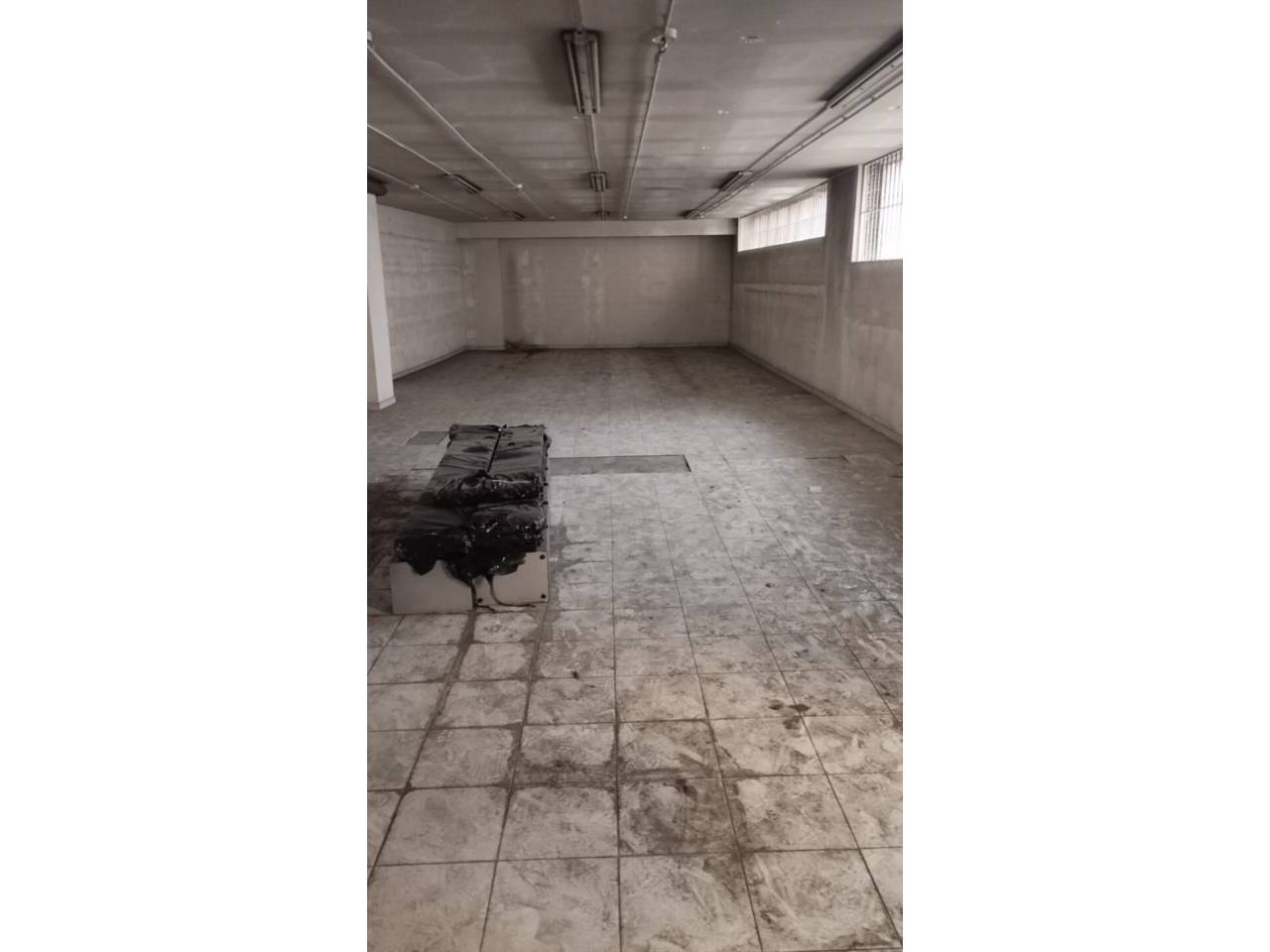 Magatzem en lloguer al Carrer Maria Pla