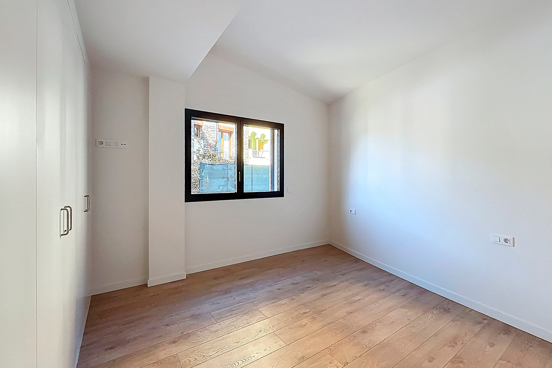 Descobreix aquest espaiós pis de 110 m² situat a