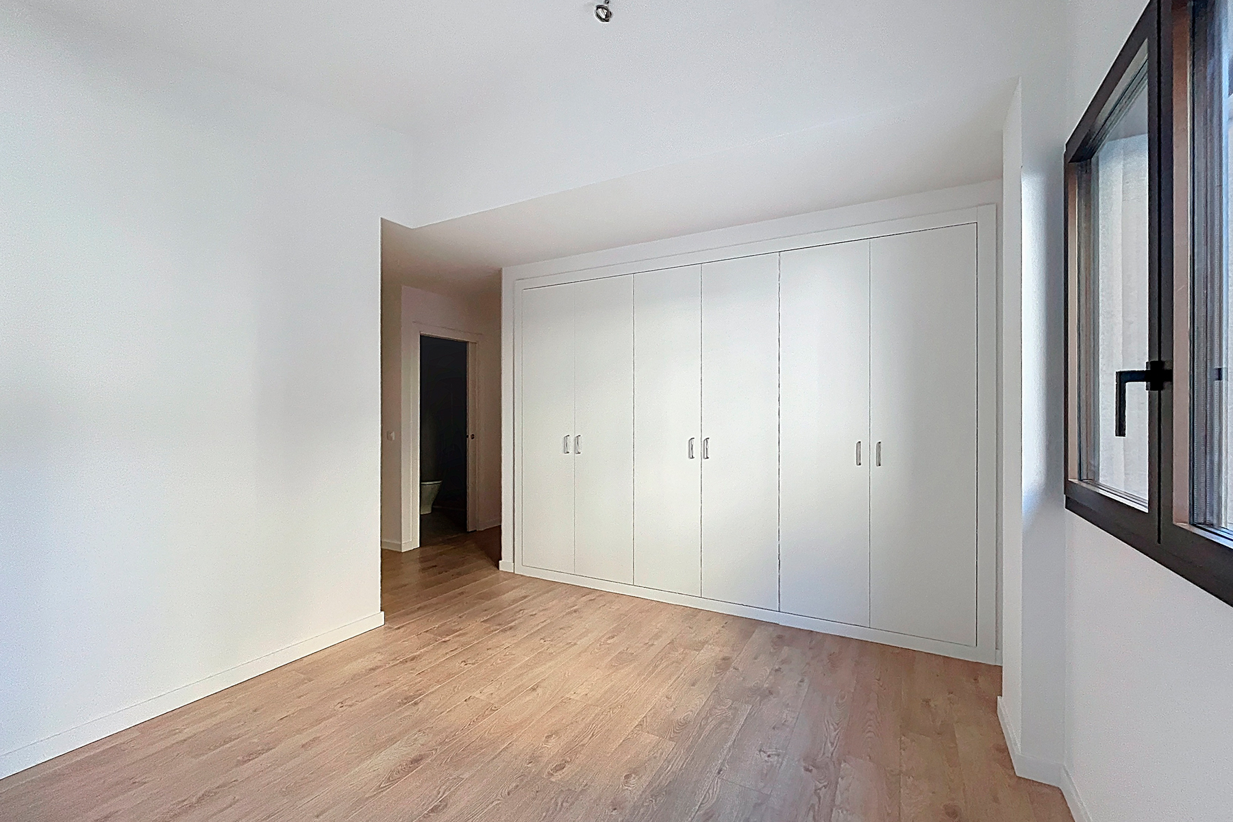 Descobreix aquest espaiós pis de 110 m² situat a