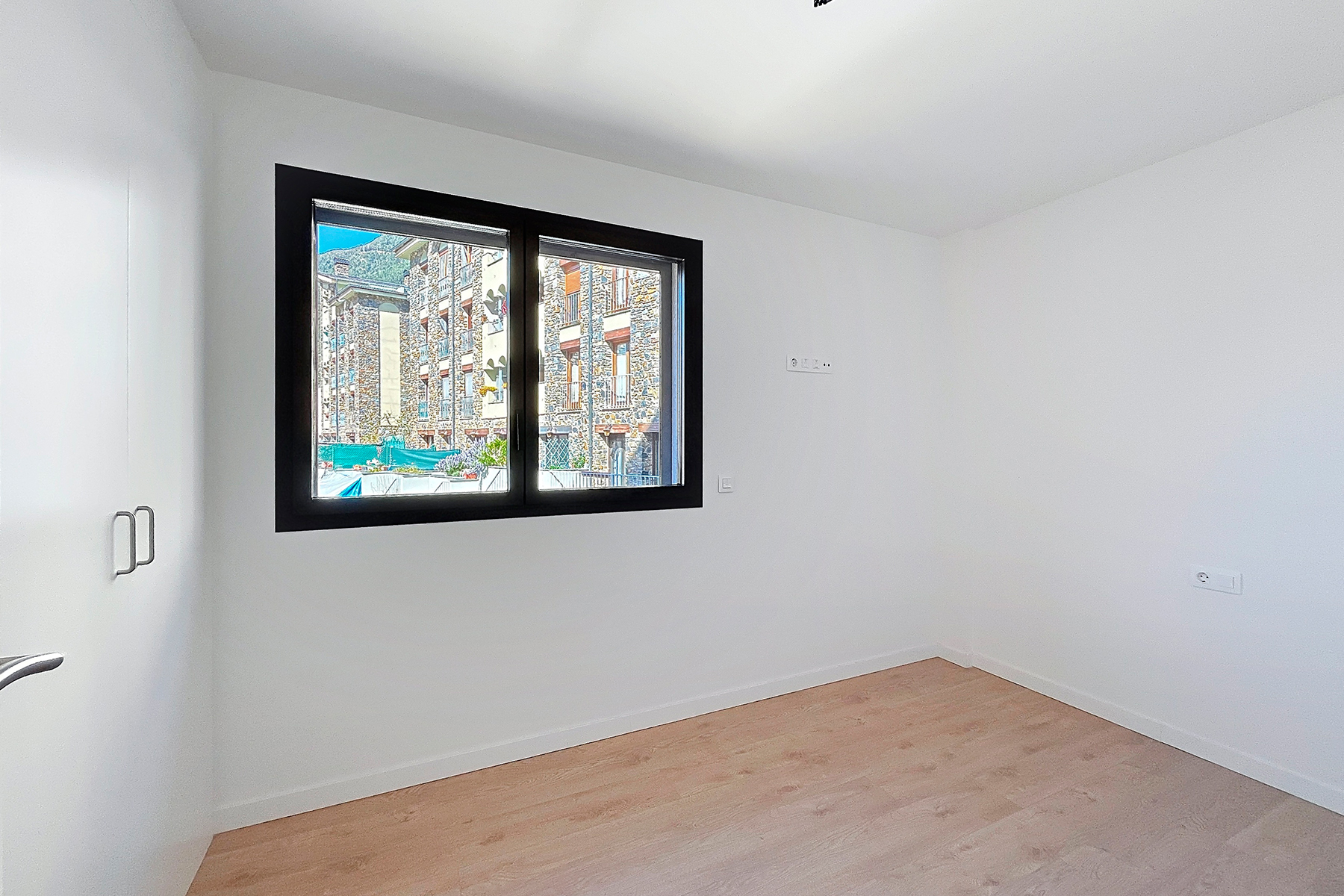 Descobreix aquest espaiós pis de 110 m² situat a