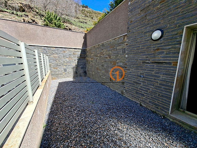  Es lloga magnífic pis de recent construcció sit