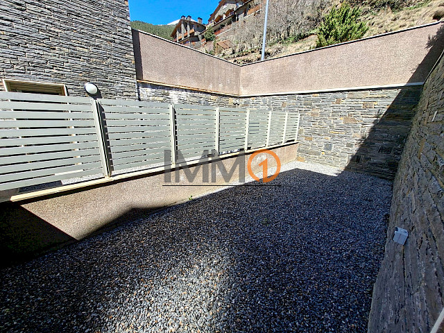  Es lloga magnífic pis de recent construcció sit