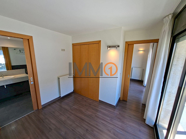  Es lloga magnífic pis de recent construcció sit