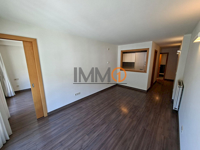  Es lloga magnífic pis de recent construcció sit