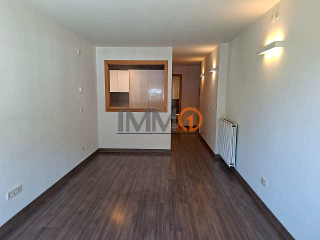  Es lloga magnífic pis de recent construcció sit