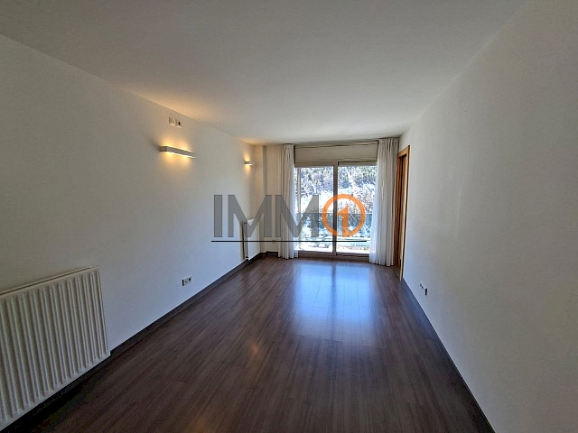  Es lloga magnífic pis de recent construcció sit