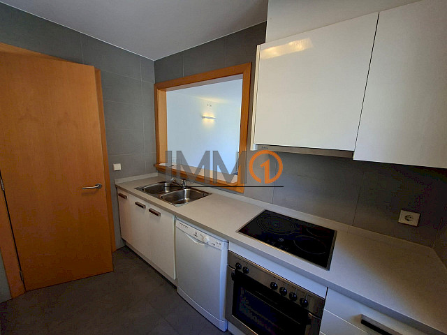  Es lloga magnífic pis de recent construcció sit