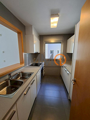  Es lloga magnífic pis de recent construcció sit