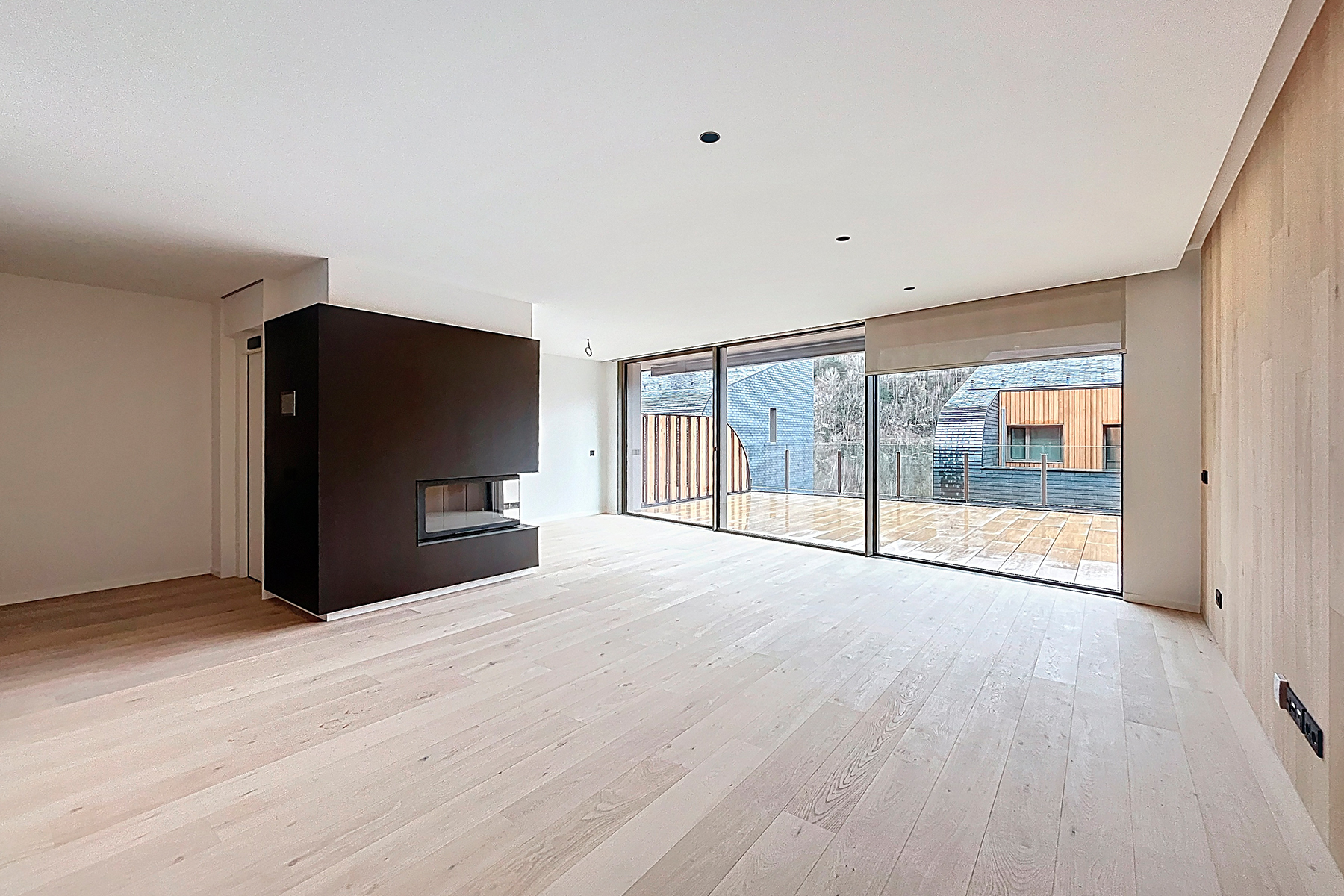 Es presenta aquesta distingida casa adossada de 35