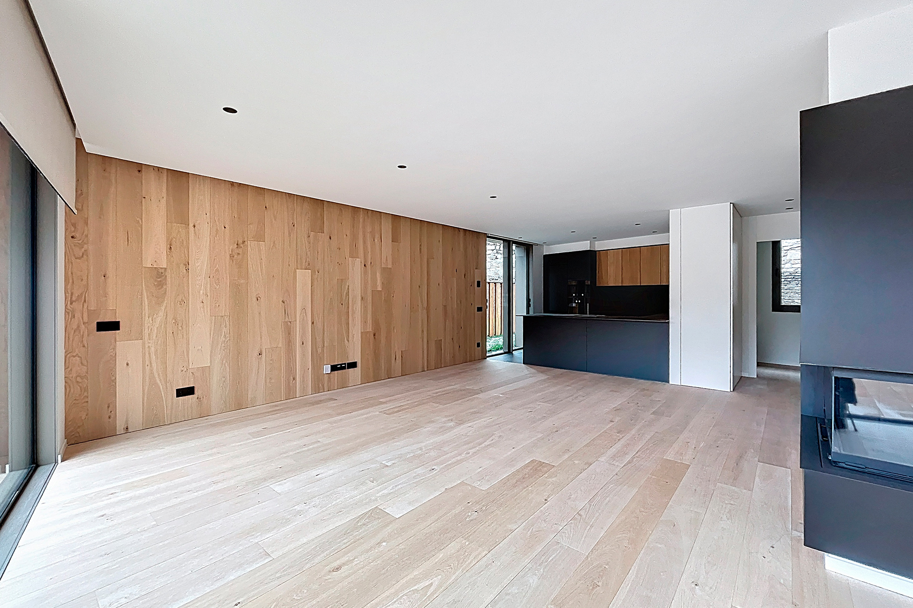 Es presenta aquesta distingida casa adossada de 35