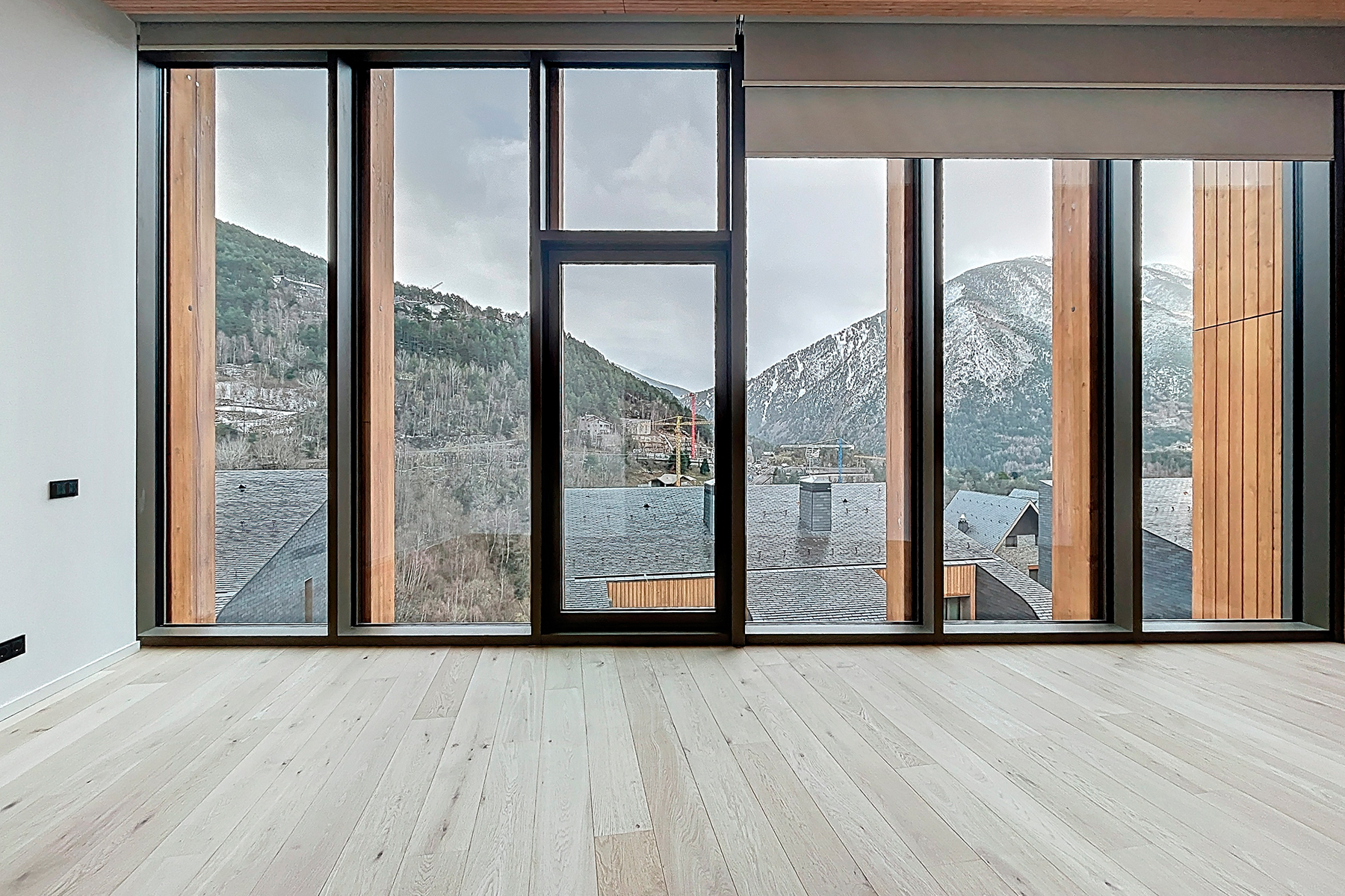 Es presenta aquesta distingida casa adossada de 35