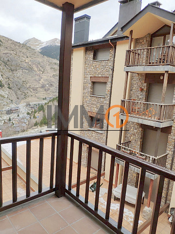  En venda pis situat en una urbanització molt tra